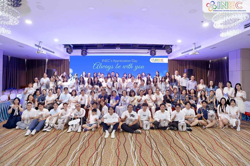 Một số du học sinh INEC tại TP.HCM tham gia tiệc tri ân và hướng dẫn bay trước khi lên đường du học kỳ Thu 2025